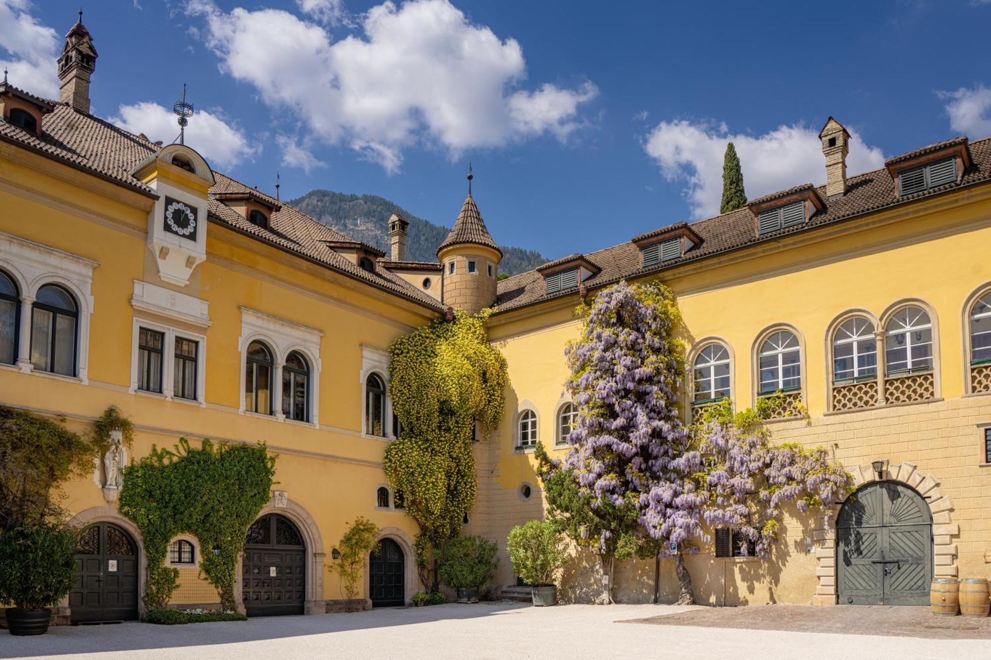 Castel Sallegg Suites Adults Only Caldaro Exterior photo